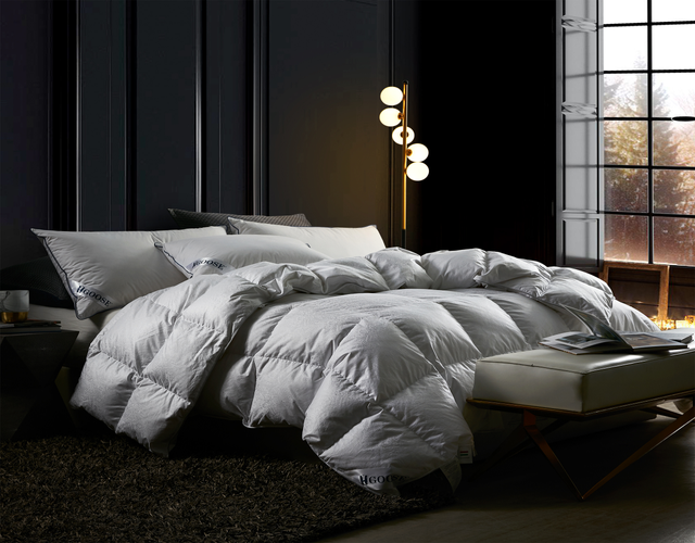 HGOOSE® - Jacquard 90% Hungarian White Goose Down Comforter - Oversized