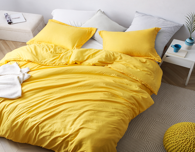 Chommie - Weighted Natural Loft® Queen Comforter - Mimosa