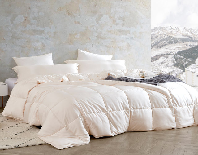 Snorze® Cloud Comforter - Coma Inducer® Ultra Cozy Bamboo - Oversized Comforter in Sugar Swizzle